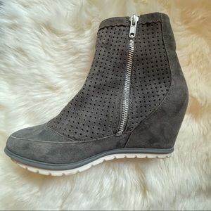 Adam Tucker 'Bree' Steel Gray Hidden Wedge Bootie - Size 6